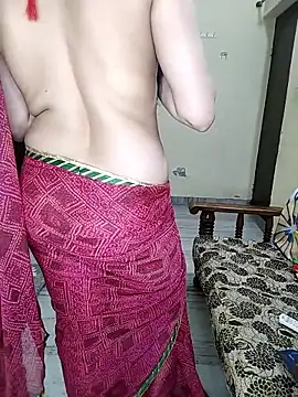 Snapshot of Fair-magic-woman chatting on 03/27/26, 05:56 Fair-magic-woman online show from 03/27/26, 05:56