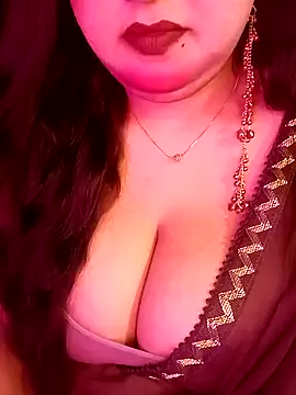 Suhanakhan00 online show from 04/12/26, 06:57