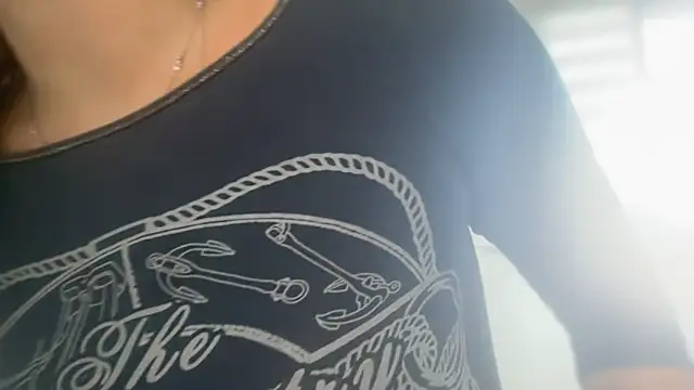 Snapshot of Serena_4you chatting on 10/04/25, 02:48 Serena 4you online show from 10/04/25, 02:48