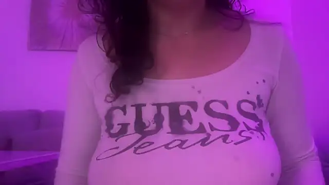 Snapshot of Serena_4you chatting on 10/21/25, 08:53 Serena 4you online show from 10/21/25, 08:53