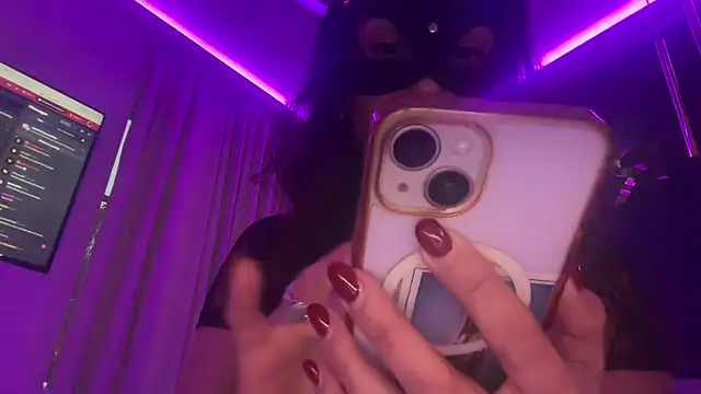 Snapshot of Serena_4you chatting on 10/25/25, 04:57 Serena 4you online show from 10/25/25, 04:57