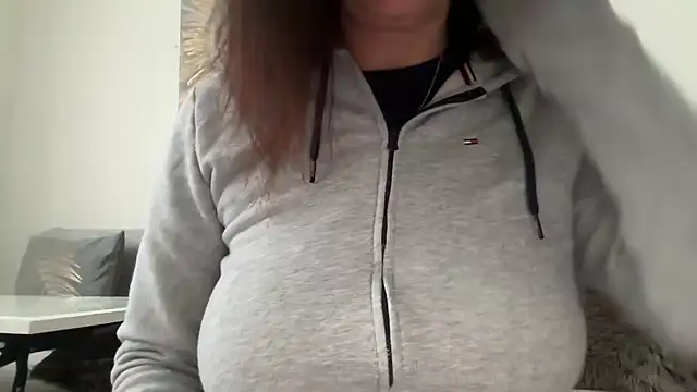 Snapshot of Serena_4you chatting on 11/07/25, 03:01 Serena 4you online show from 11/07/25, 03:01