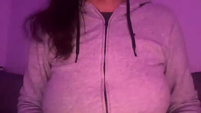 Snapshot of Serena_4you chatting on 11/12/25, 07:57 Serena 4you online show from 11/12/25, 07:57