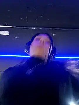 Snapshot of Karenn12 chatting on 10/31/25, 02:23 Karenn12 online show from 10/31/25, 02:23