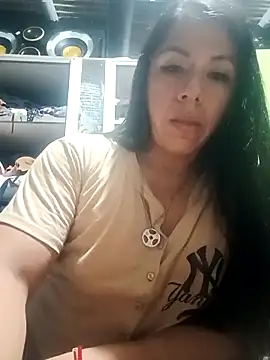 Karenn12 online show from 05/06/26, 04:52