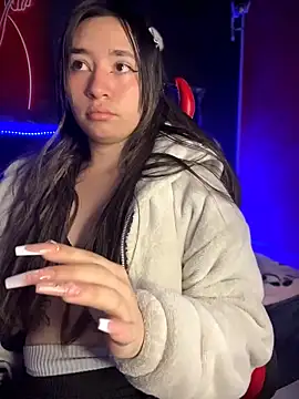 Sophie LS online show from 11/26/25, 04:57