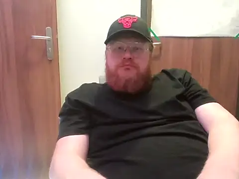 Snapshot of 1212lukasz chatting on 04/04/26, 11:24 1212lukasz online show from 04/04/26, 11:24