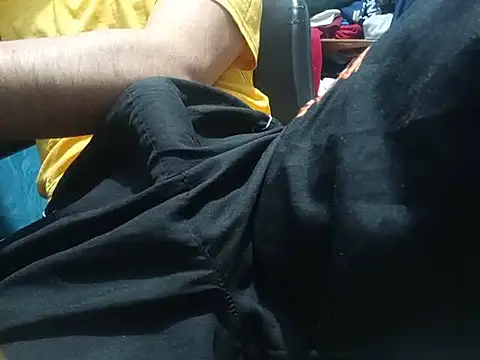 Snapshot of SALLY_OMAR_ chatting on 04/19/26, 08:11 SALLY OMAR online show from 04/19/26, 08:11