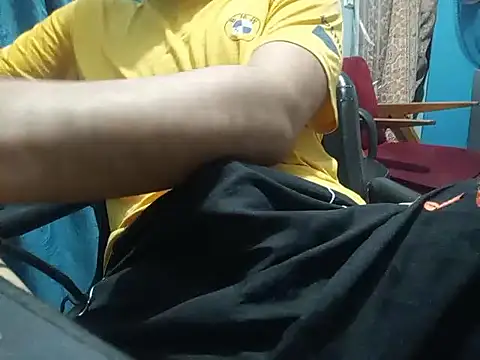 Snapshot of SALLY_OMAR_ chatting on 04/20/26, 07:37 SALLY OMAR online show from 04/20/26, 07:37