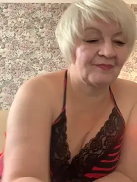 Laura Millf online show from 01/10/25, 11:11