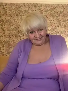 Laura Millf online show from 01/13/25, 02:42