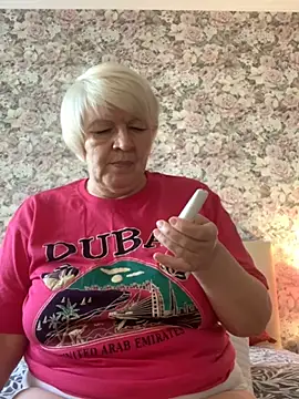 Laura Millf online show from 01/20/25, 10:40