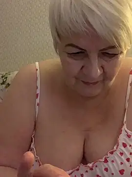 Laura Millf online show from 01/30/25, 05:39