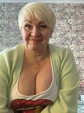 Laura Millf online show from 02/05/25, 09:46