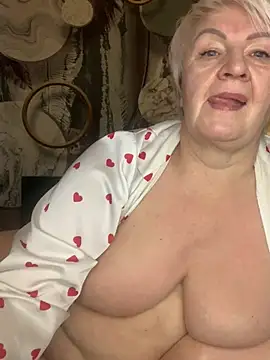 Laura Millf online show from 01/19/26, 01:15