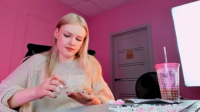 GraceGlamour online show from 01/19/25, 08:29