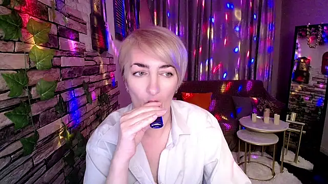 Snapshot of Hot_Girl87 chatting on 12/04/24, 04:16 Hot Girl87 online show from 12/04/24, 04:16