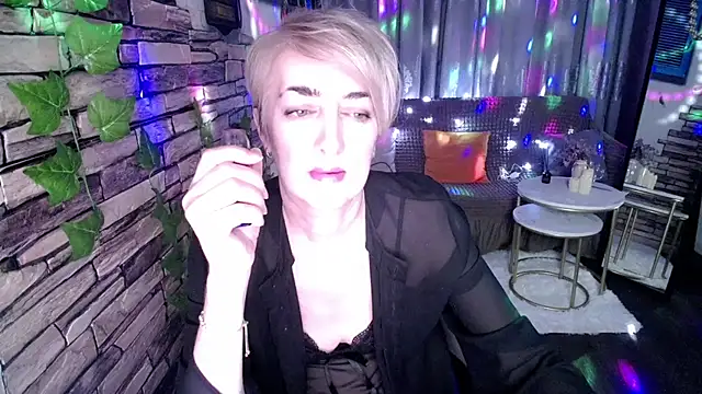 Snapshot of Hot_Girl87 chatting on 12/09/24, 06:57 Hot Girl87 online show from 12/09/24, 06:57