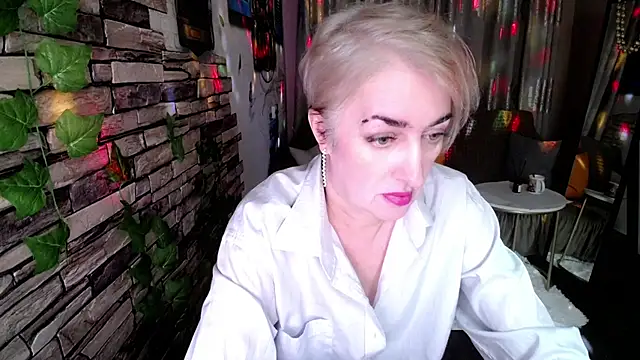 Snapshot of Hot_Girl87 chatting on 01/04/25, 03:28 Hot Girl87 online show from 01/04/25, 03:28