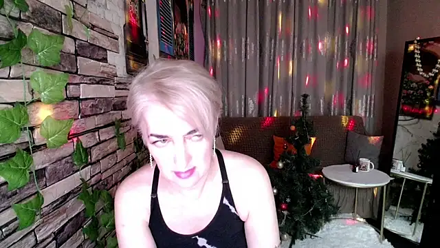 Snapshot of Hot_Girl87 chatting on 01/04/25, 06:30 Hot Girl87 online show from 01/04/25, 06:30