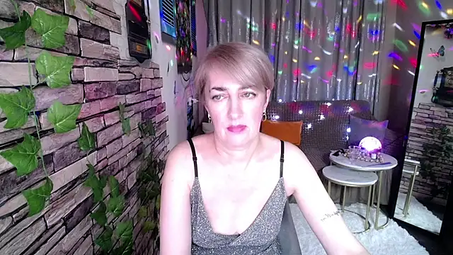 Snapshot of Hot_Girl87 chatting on 01/22/25, 06:52 Hot Girl87 online show from 01/22/25, 06:52