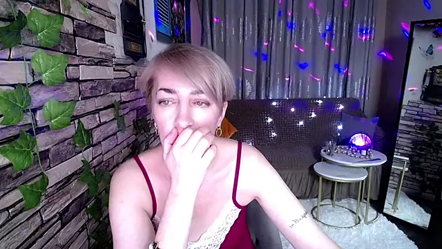 Snapshot of Hot_Girl87 chatting on 01/22/25, 09:54 Hot Girl87 online show from 01/22/25, 09:54