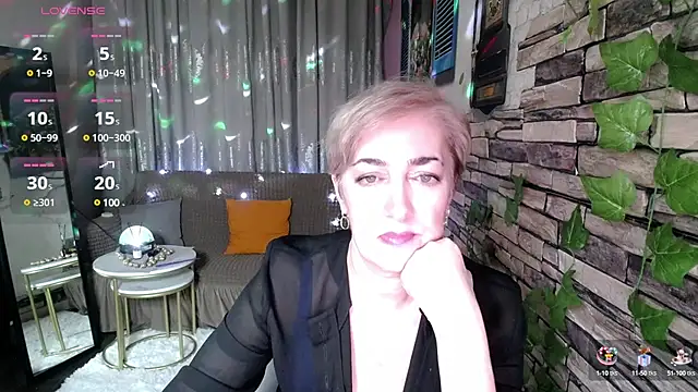 Snapshot of Hot_Girl87 chatting on 02/04/25, 06:38 Hot Girl87 online show from 02/04/25, 06:38