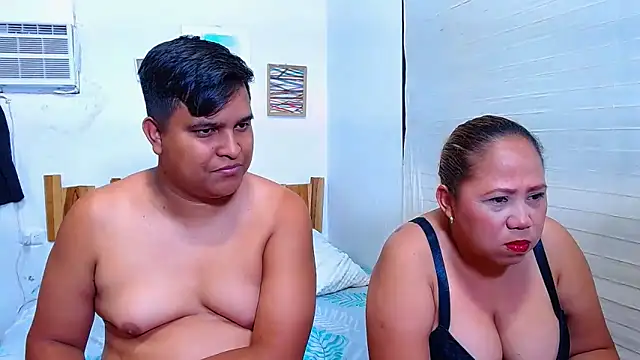 Snapshot of lucasandSofi chatting on 03/21/26, 09:29 lucasandSofi online show from 03/21/26, 09:29