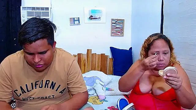 Snapshot of lucasandSofi chatting on 03/31/26, 02:46 lucasandSofi online show from 03/31/26, 02:46