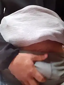 Snapshot of fg7318 chatting on 10/06/25, 05:43 fg7318 online show from 10/06/25, 05:43