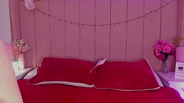 Snapshot of MollyBigBoobs12 chatting on 11/06/25, 08:21 MollyBigBoobs12 online show from 11/06/25, 08:21