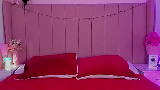 Snapshot of MollyBigBoobs12 chatting on 11/14/25, 08:51 MollyBigBoobs12 online show from 11/14/25, 08:51