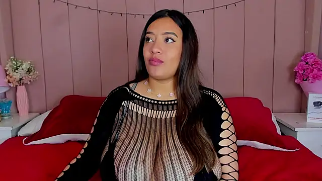 Snapshot of MollyBigBoobs12 chatting on 11/18/25, 08:35 MollyBigBoobs12 online show from 11/18/25, 08:35