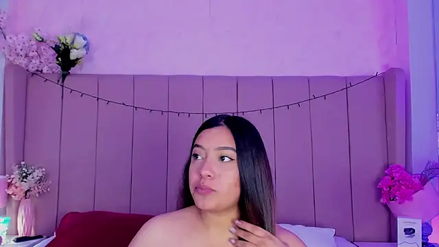 Snapshot of MollyBigBoobs12 chatting on 11/19/25, 08:42 MollyBigBoobs12 online show from 11/19/25, 08:42