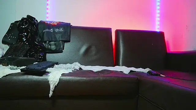 Leonnardo Jaramillo online show from 12/04/24, 09:51