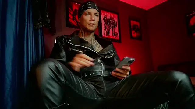 Snapshot of Leonnardo_Jaramillo chatting on 03/06/26, 11:45 Leonnardo Jaramillo online show from 03/06/26, 11:45