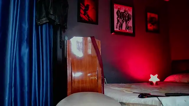 Snapshot of Leonnardo_Jaramillo chatting on 04/14/26, 09:04 Leonnardo Jaramillo online show from 04/14/26, 09:04