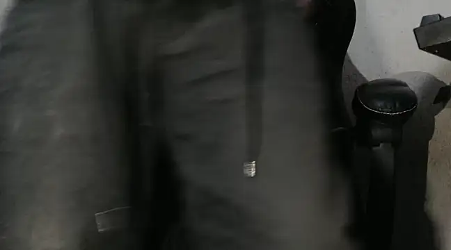 Snapshot of julien_xv chatting on 12/25/24, 10:48 julien xv online show from 12/25/24, 10:48