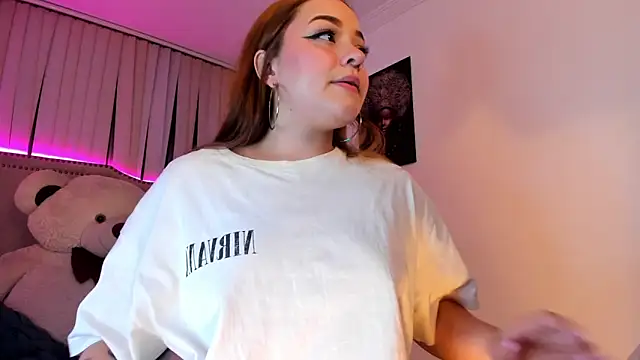 Snapshot of Valentina_Se chatting on 12/18/24, 12:10 Valentina Se online show from 12/18/24, 12:10