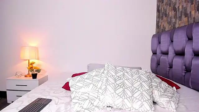 Snapshot of IsabellaAnngel chatting on 01/22/25, 11:43 IsabellaAnngel online show from 01/22/25, 11:43