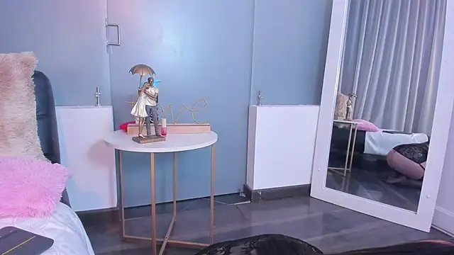 Snapshot of IsabellaAnngel chatting on 02/16/25, 12:30 IsabellaAnngel online show from 02/16/25, 12:30