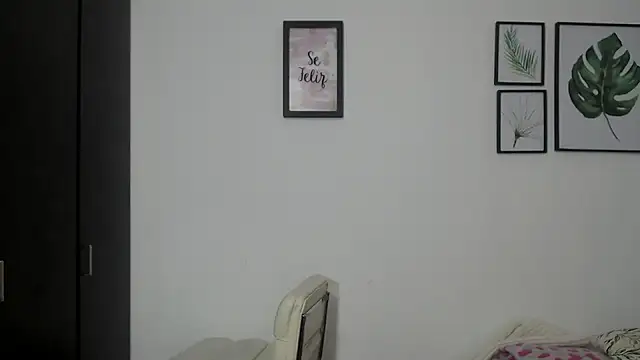 Snapshot of viki_mom chatting on 12/04/24, 11:46 viki mom online show from 12/04/24, 11:46