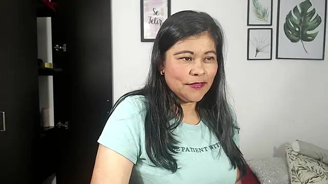 viki mom online show from 12/29/24, 03:22