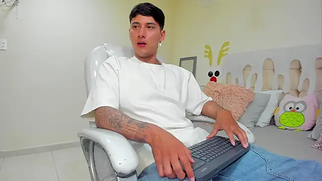 Damian23   online show from 01/02/25, 04:02