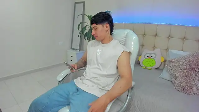 Damian23   online show from 01/10/25, 12:15