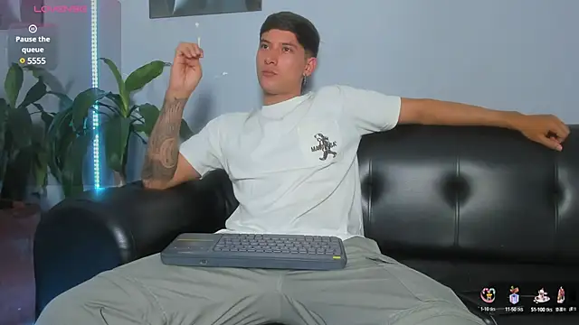 Damian23   online show from 02/08/25, 03:30