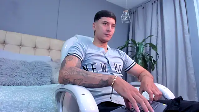 Damian23   online show from 09/20/25, 10:27