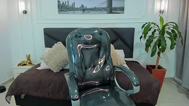 Damian23   online show from 11/18/25, 11:03