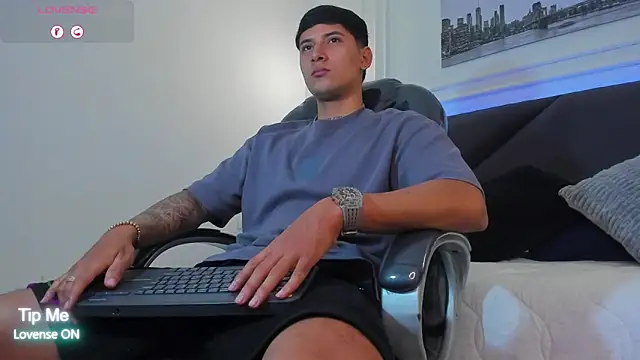 Damian23   online show from 02/04/26, 11:27