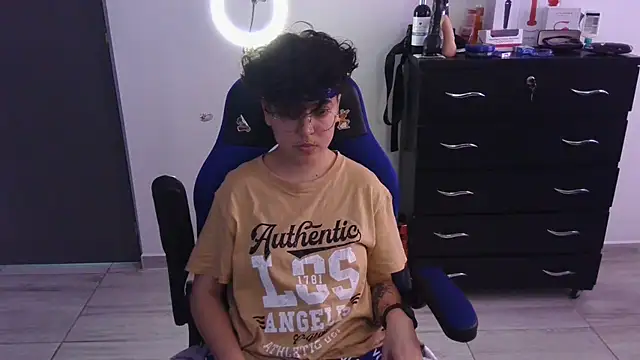 thomascooper7 online show from 02/07/25, 09:26